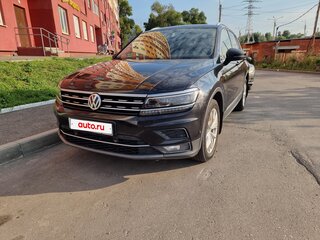 2017 Volkswagen Tiguan II, чёрный, 2000000 рублей, вид 2