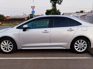 2019 Toyota Corolla XII (E210), серебристый, 1900000 рублей, вид 4