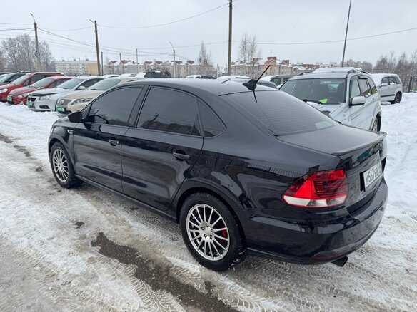 2018 Volkswagen Polo V Рестайлинг, чёрный, 1350000 рублей - вид 12