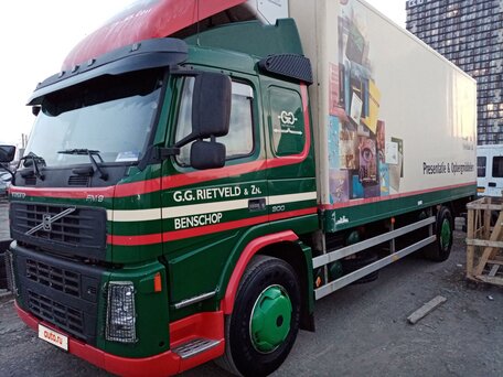 2005 Volvo FM, зелёный, 4500000 рублей, вид 1