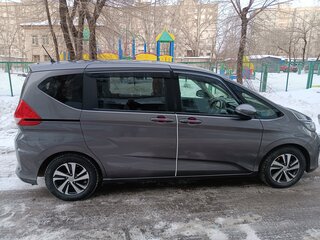 2016 Honda Freed+ II, серый, 1600000 рублей, вид 3