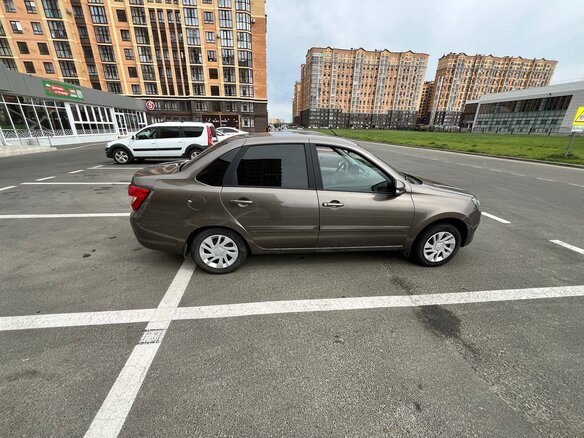 2021 Lada (ВАЗ) Granta I Рестайлинг, коричневый, 920000 рублей - вид 2