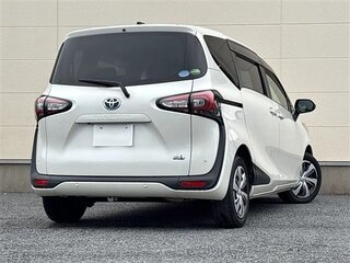 2021 Toyota Sienta II Рестайлинг, белый, 1178000 рублей, вид 3