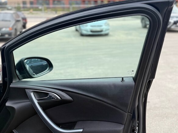 2014 Opel Astra J Рестайлинг, чёрный, 835000 рублей - вид 19