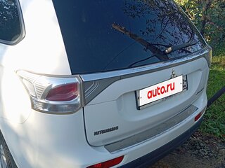 2013 Mitsubishi Outlander III, белый, 1200000 рублей, вид 5