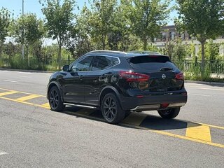 2022 Nissan Qashqai II Рестайлинг, чёрный, 1470000 рублей, вид 4