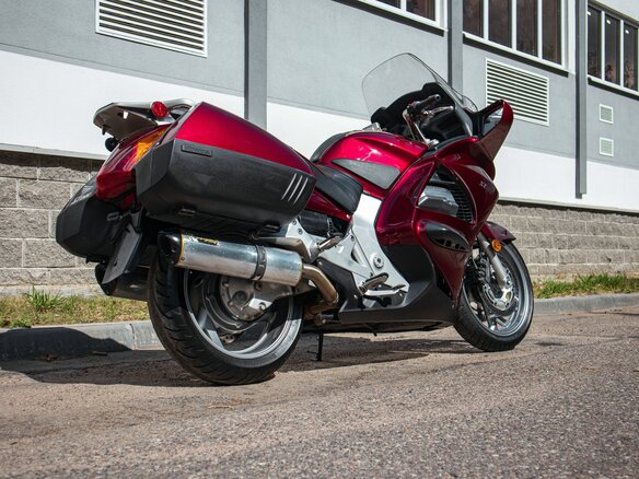 2005 Honda ST 1300, красный, 500000 рублей