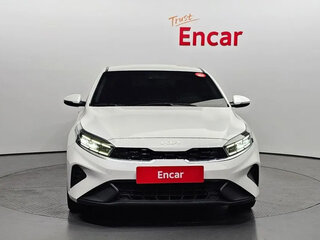 2022 Kia K3 II Рестайлинг, белый, 1750000 рублей, вид 2