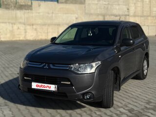 2013 Mitsubishi Outlander III, серый, 1350000 рублей, вид 1