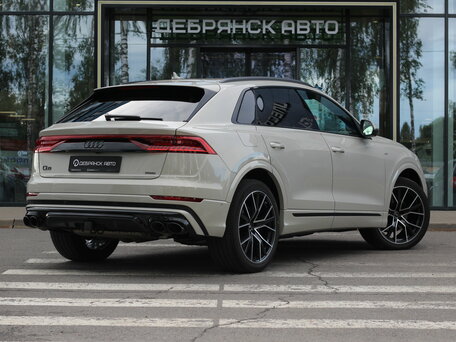 2023 Audi Q8 55 TFSI I (4M), серый, 8350000 рублей, вид 3