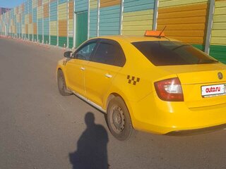 2018 Skoda Rapid I Рестайлинг, жёлтый, 680000 рублей, вид 2