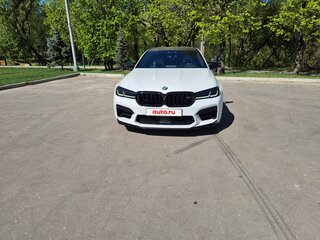 2019 BMW M5 Competition VI (F90), белый, 8500000 рублей, вид 2