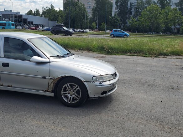 2001 Opel Vectra B Рестайлинг, серебристый, 140000 рублей - вид 1