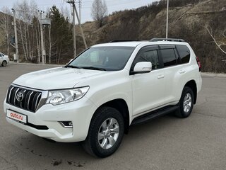 2017 Toyota Land Cruiser Prado 150 Series Рестайлинг 2, белый, 4700000 рублей, вид 1