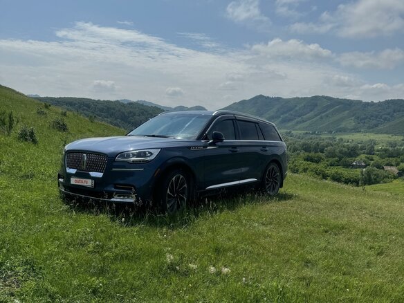 2021 Lincoln Aviator II, синий, 6900000 рублей - вид 2