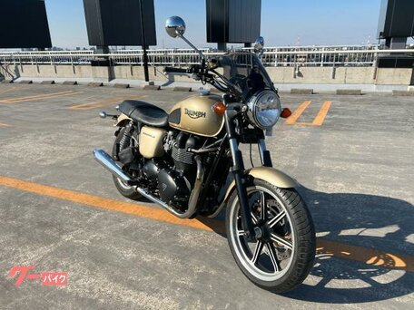 2012 Triumph Bonneville T100, золотистый, 700000 рублей, вид 3