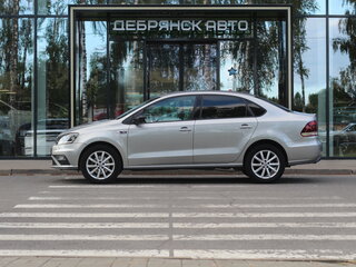 2018 Volkswagen Polo V Рестайлинг, серебристый, 1550000 рублей, вид 2