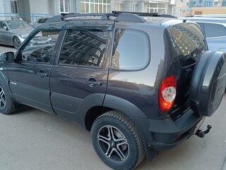 2015 Chevrolet Niva I Рестайлинг, коричневый, 750000 рублей, вид 3