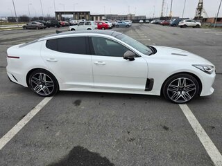 2021 Kia Stinger I, белый, 2830000 рублей, вид 4