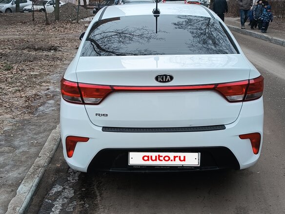 2019 Kia Rio IV, белый, 1450000 рублей - вид 5