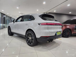 2025 Porsche Cayenne III Рестайлинг, серебристый, 15912000 рублей, вид 3