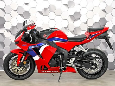 2022 Honda CBR 600RR, красный, 1385000 рублей, вид 4