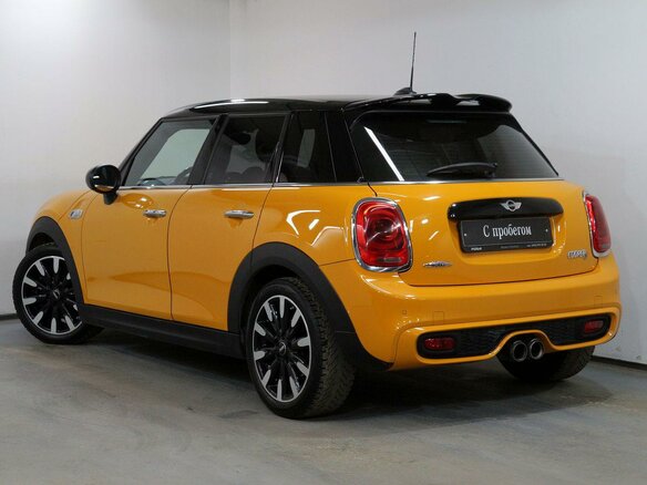 2014 Mini Hatch Cooper S III (F55/F56), жёлтый - вид 3