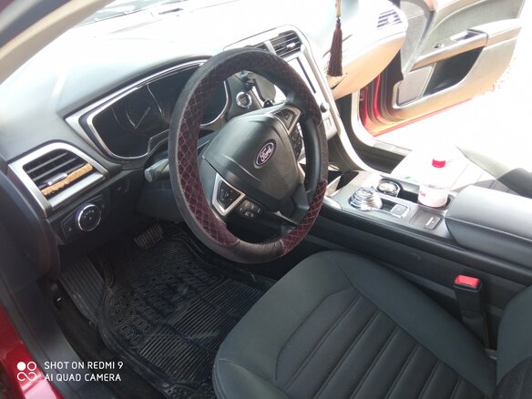 2017 Ford Fusion (North America) II Рестайлинг, красный, 1655000 рублей - вид 4