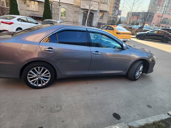 2016 Toyota Camry VII (XV50) Рестайлинг, серый, 2150000 рублей - вид 4