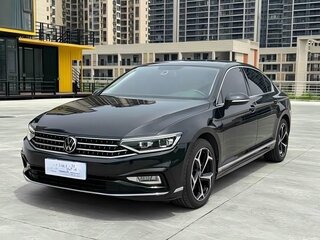 2023 Volkswagen Magotan B8 Рестайлинг, чёрный, 2050000 рублей, вид 1