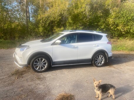 2018 Toyota RAV4 IV (XA40) Рестайлинг, белый, 2400000 рублей, вид 5