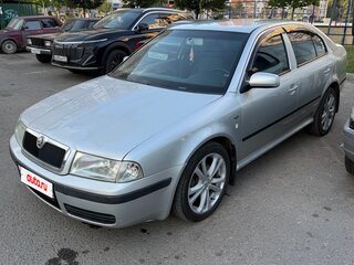 2004 Skoda Octavia I (A4) Рестайлинг, серебристый, 320000 рублей, вид 1