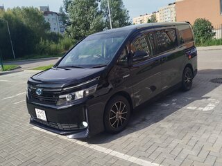 2015 Toyota Voxy III (R80), чёрный, 2200000 рублей, вид 1