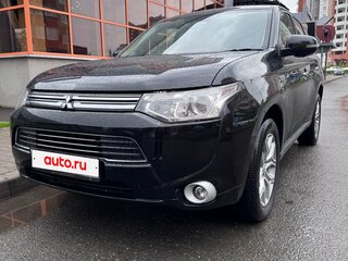2014 Mitsubishi Outlander PHEV III Рестайлинг, чёрный, 1850000 рублей, вид 2
