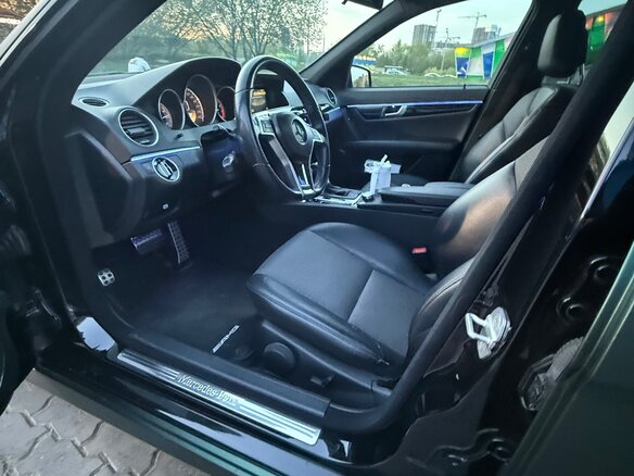 2011 Mercedes-Benz C-Класс 180 BlueEFFICIENCY III (W204) Рестайлинг, чёрный, 1340000 рублей - вид 8