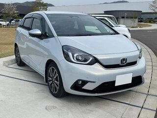 2022 Honda Fit IV Рестайлинг, серебристый, 1150000 рублей, вид 3