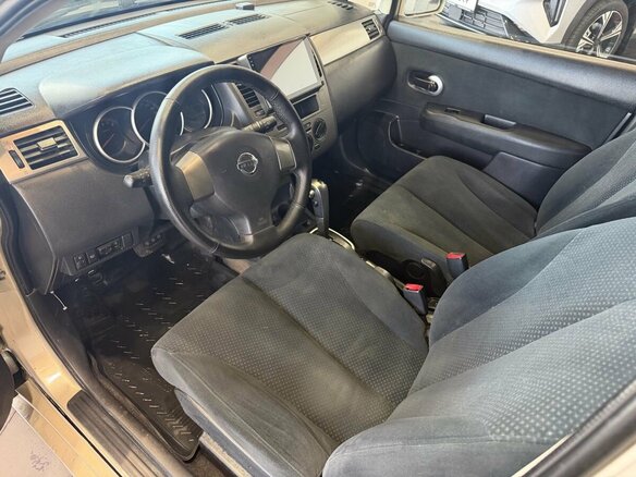 2010 Nissan Tiida I Рестайлинг, серебристый - вид 9