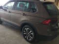 2019 Volkswagen Tiguan II, коричневый, 2200000 рублей - вид 2
