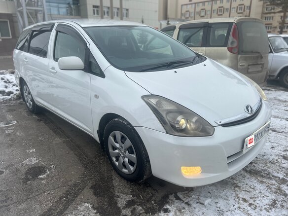 2009 Toyota Wish II, белый, 1130000 рублей - вид 2