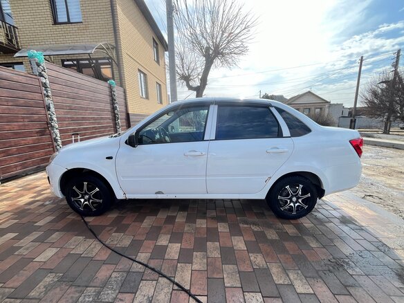 2014 Lada (ВАЗ) Granta I, белый, 490000 рублей - вид 4