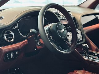 2022 Bentley Bentayga I Рестайлинг, пурпурный, 36900000 рублей, вид 4