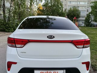 2018 Kia Rio IV, белый, 850000 рублей, вид 3
