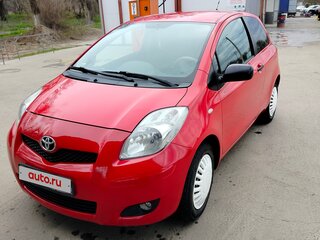 2010 Toyota Yaris II Рестайлинг, красный, 590000 рублей, вид 1