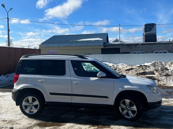 2011 Skoda Yeti I, белый, 850000 рублей - вид 8