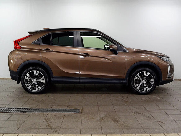 2018 Mitsubishi Eclipse Cross I, коричневый, 1400000 рублей - вид 5