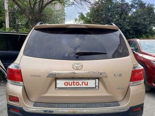 2011 Toyota Highlander II (XU40) Рестайлинг, бежевый, 2050000 рублей, вид 4