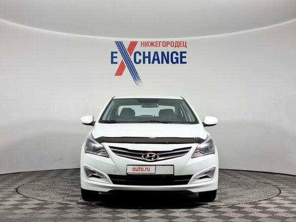2014 Hyundai Solaris I Рестайлинг, белый, 1130000 рублей - вид 1