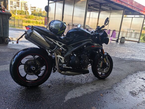 2019 Triumph Speed Triple, чёрный, 1200000 рублей - вид 1