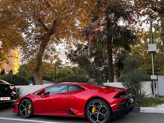 2021 Lamborghini Huracán I Рестайлинг, красный, 21100000 рублей, вид 3
