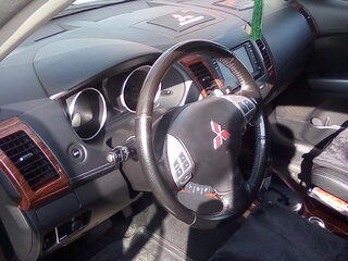 2012 Mitsubishi Outlander II Рестайлинг, белый, 1600000 рублей, вид 3